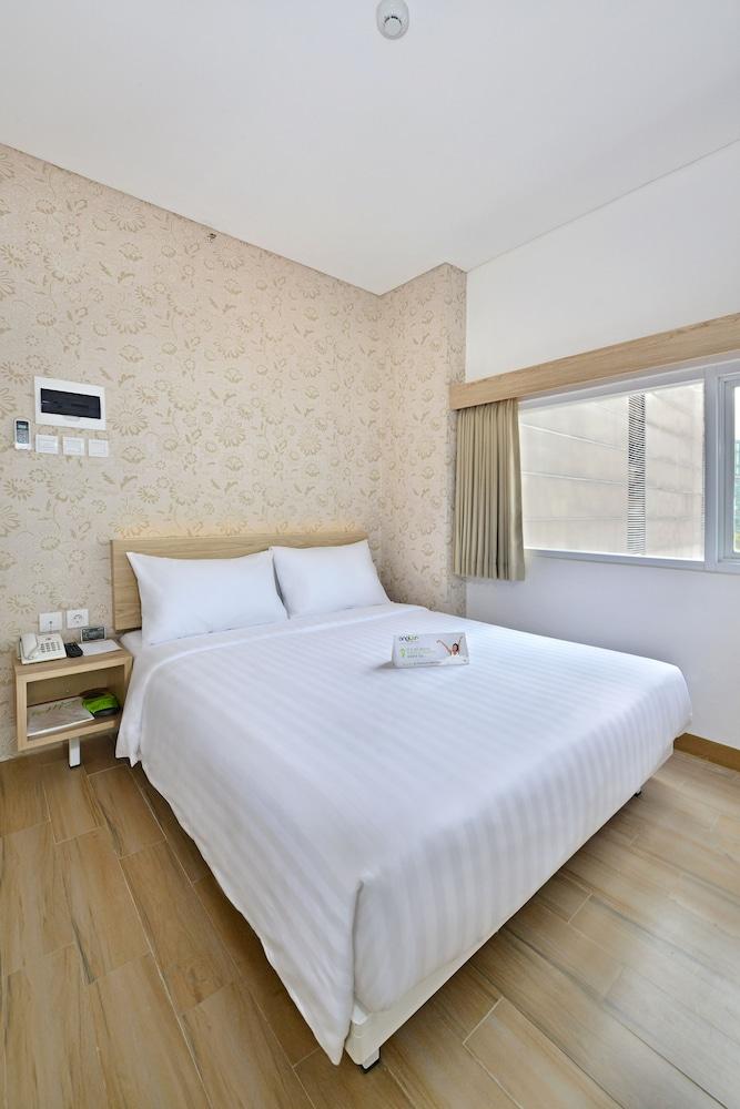 Whiz Hotel Falatehan Джакарта Экстерьер фото