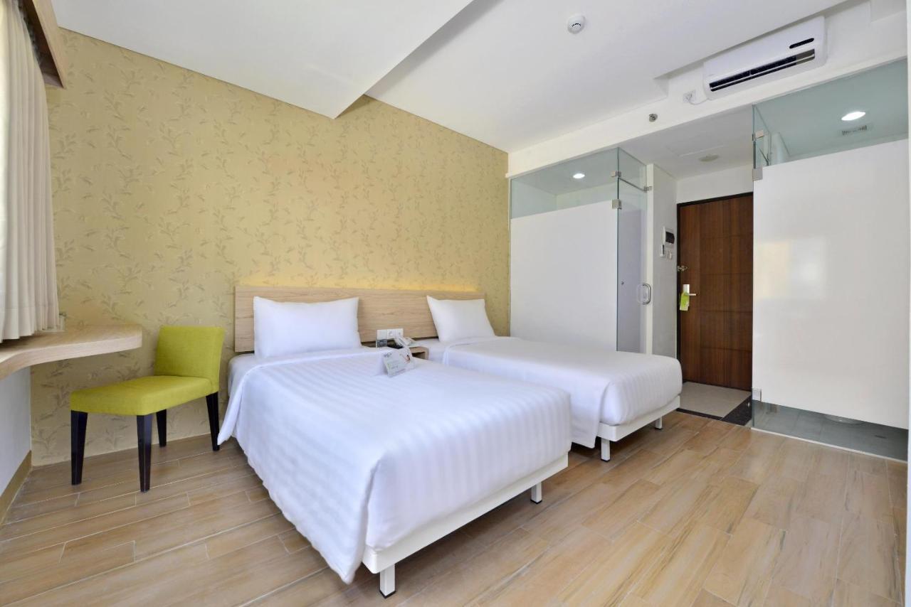 Whiz Hotel Falatehan Джакарта Экстерьер фото